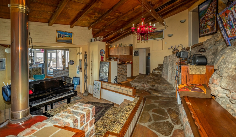 5 Bedroom Property for Sale in Clovelly Western Cape